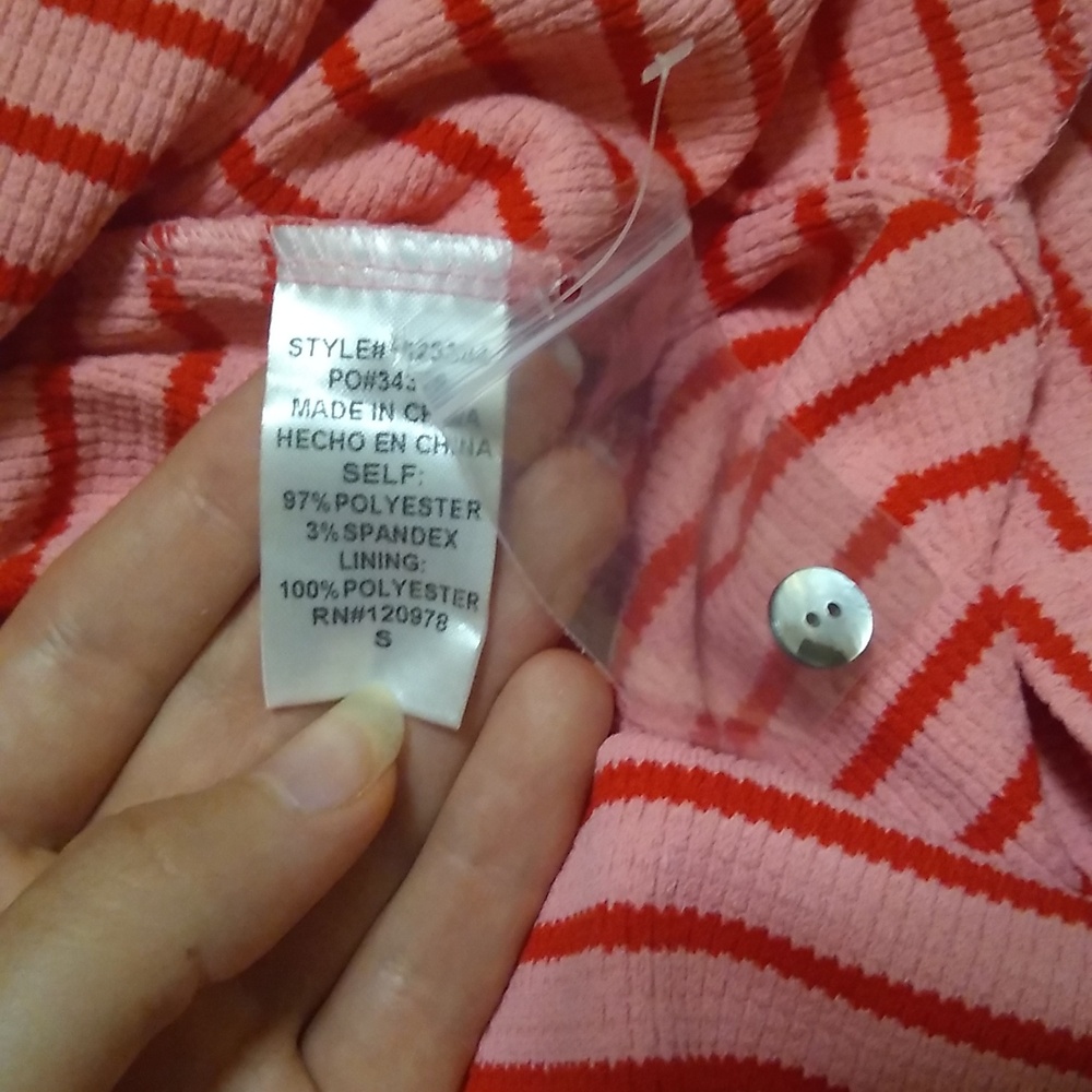 Entro Knit Striped Button-Up Romper With Pockets! Women's Size Small NWOT - Picture 5 of 5